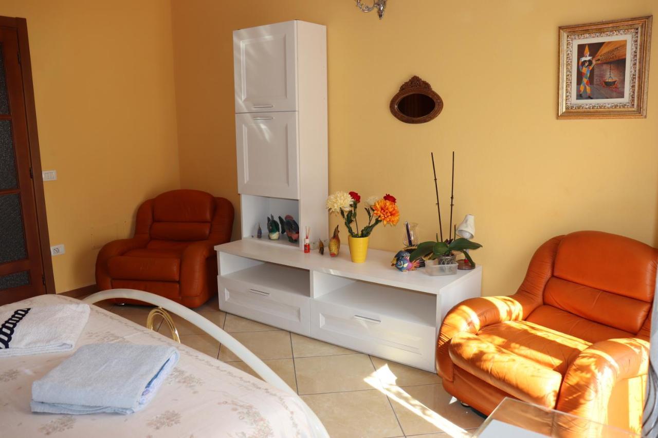 Ferienwohnung Casa Andreea Vicino Al Centro Di Olbia Iun R5904 Exterior foto