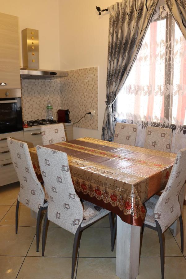 Ferienwohnung Casa Andreea Vicino Al Centro Di Olbia Iun R5904 Exterior foto